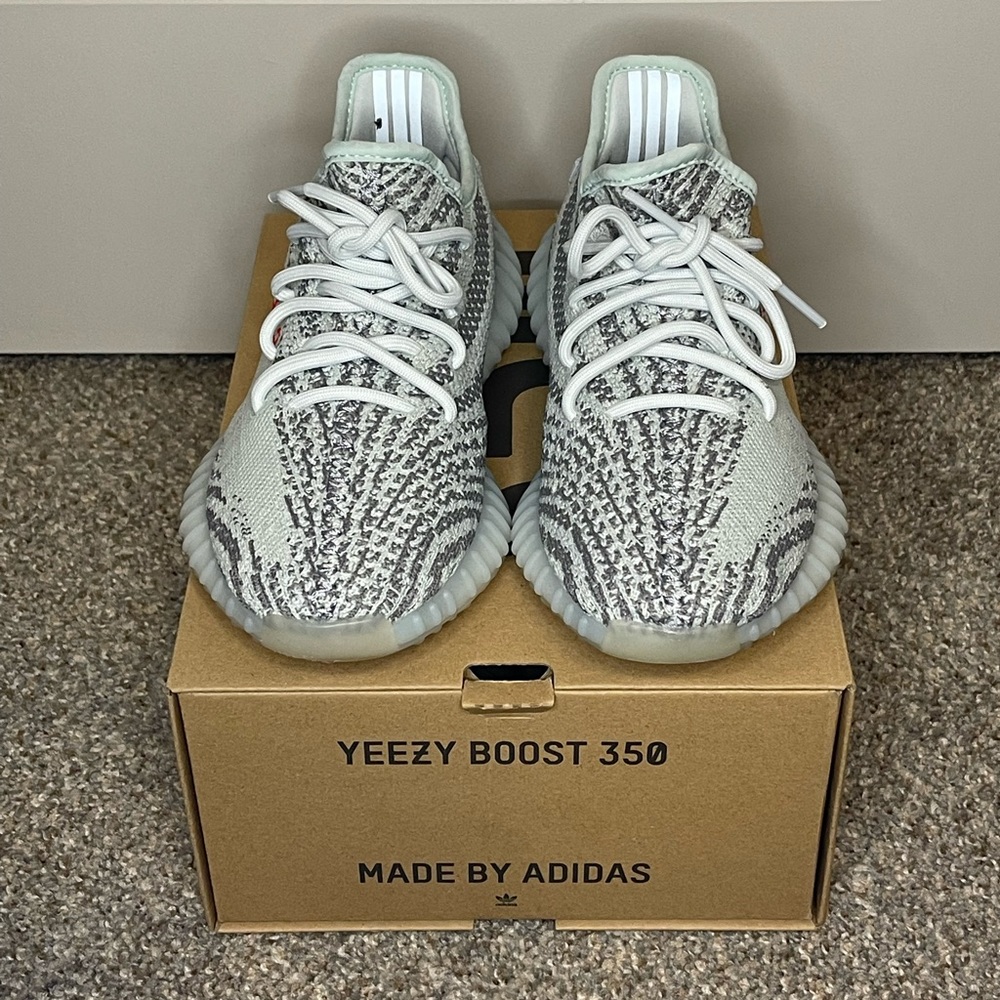 YEEZY BOOST 350 V2